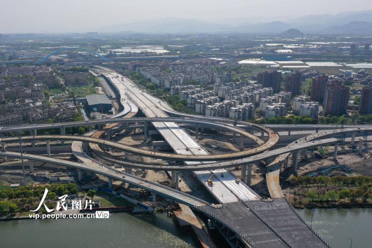 西洪大桥及接线工程(环镇北路-北环高速路)是宁波市"四横五纵"快速路